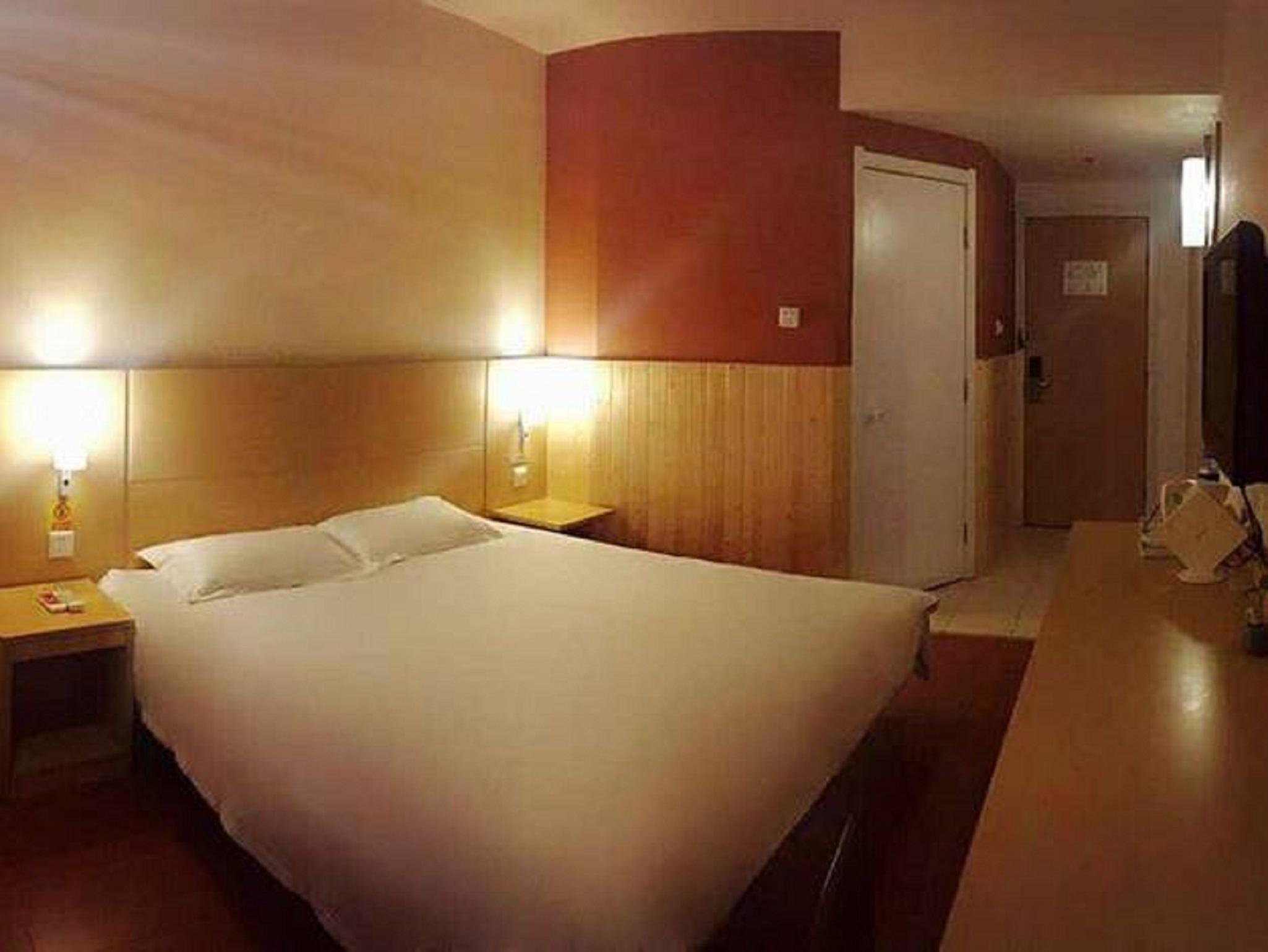 Отель Ibis Nantong Qingnian Экстерьер фото