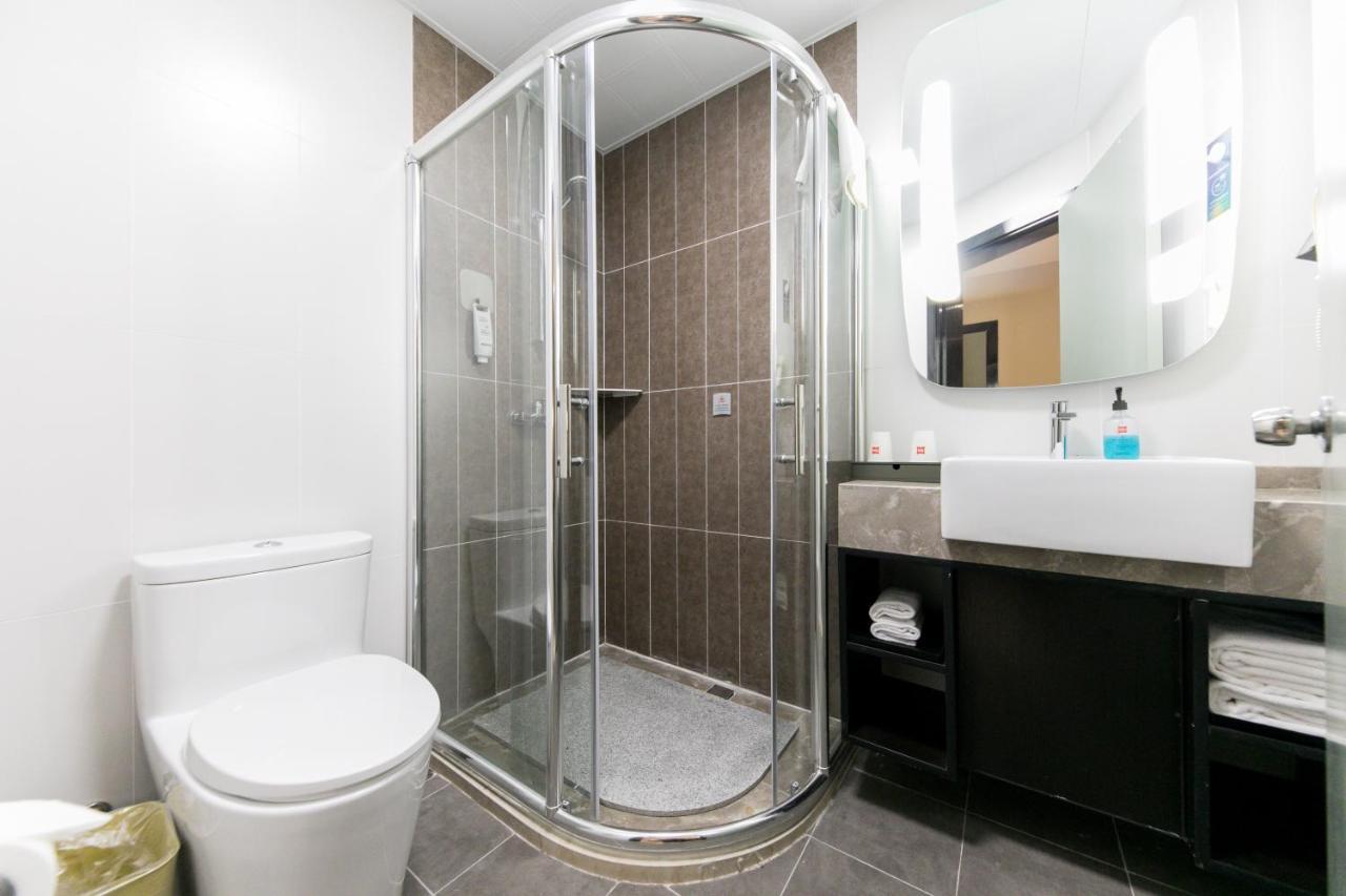 Отель Ibis Nantong Qingnian Экстерьер фото