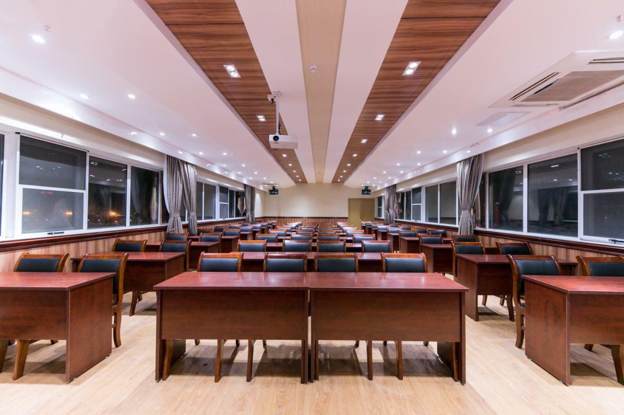 Отель Ibis Nantong Qingnian Экстерьер фото