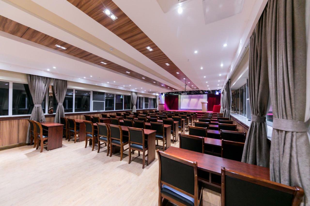 Отель Ibis Nantong Qingnian Экстерьер фото